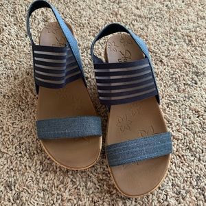 Sketchers sandals